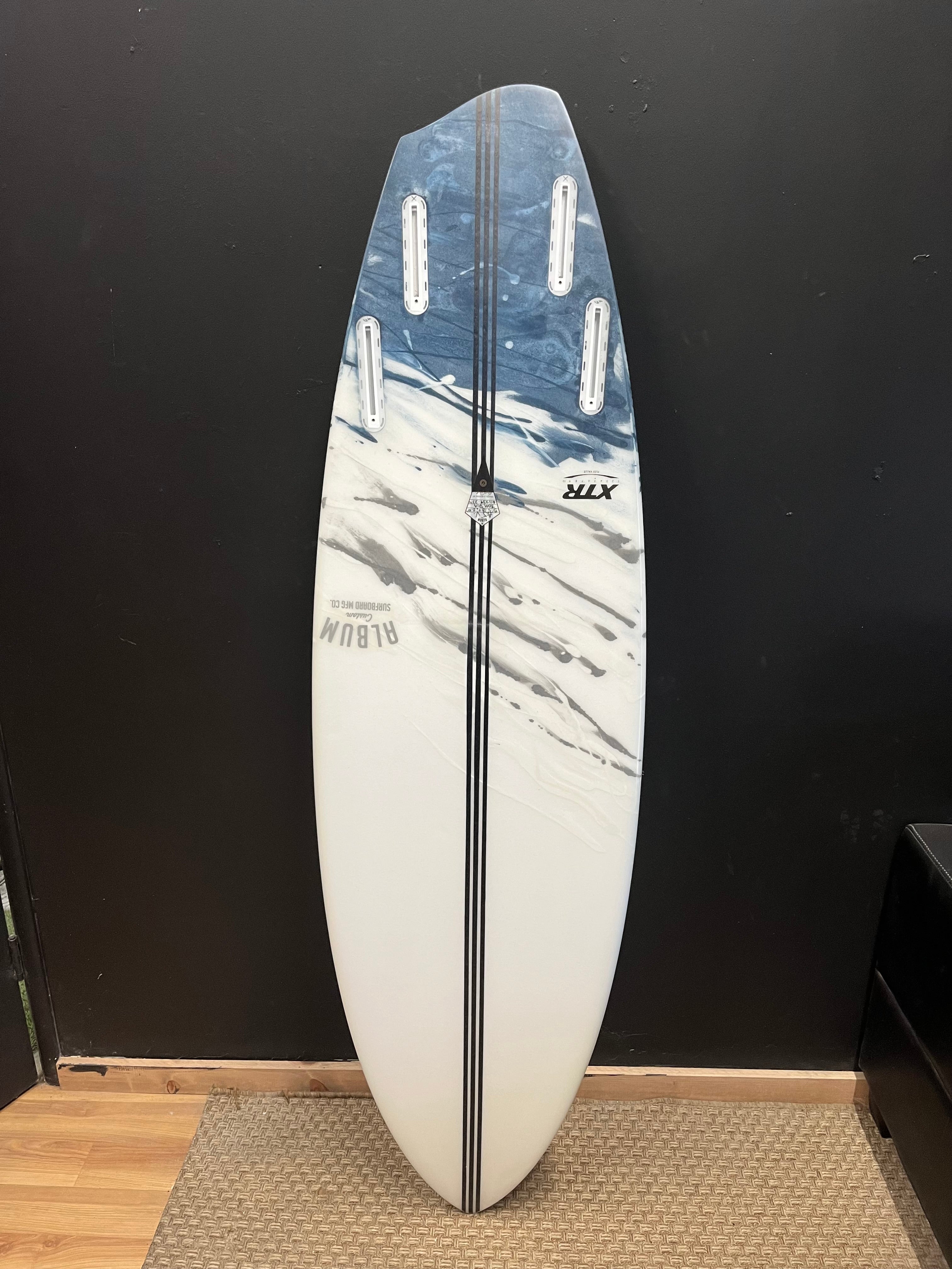 XTRカスタムエポキシボード、5'11\" 1/2×19 1/2×2 3/16 On The Rack – XTR Epoxy Technology, LLC